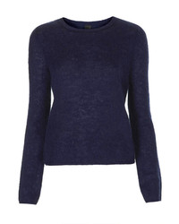 Темно-синий свитер с круглым вырезом