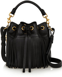 Черная кожаная сумка-мешок c бахромой